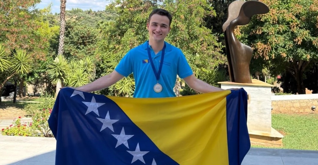 Dylan Arouh osvojio srebrenu medalju na Međunarodnoj ekonomskoj olimpijadi u Grčkoj